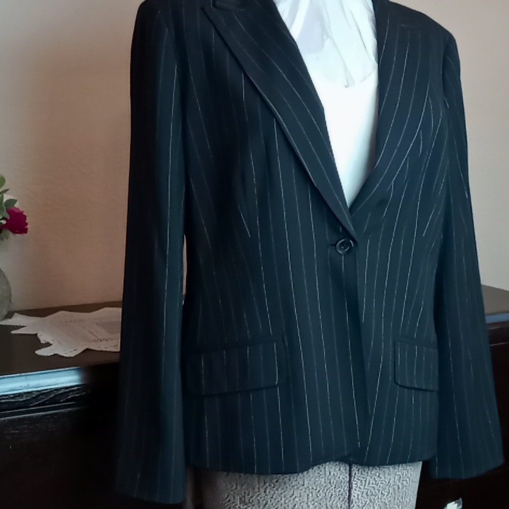 A Amanda Smith suit  Jacket